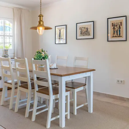 Lovely Townhouse, Several Terraces, Garden, Pool Semesterbostad *