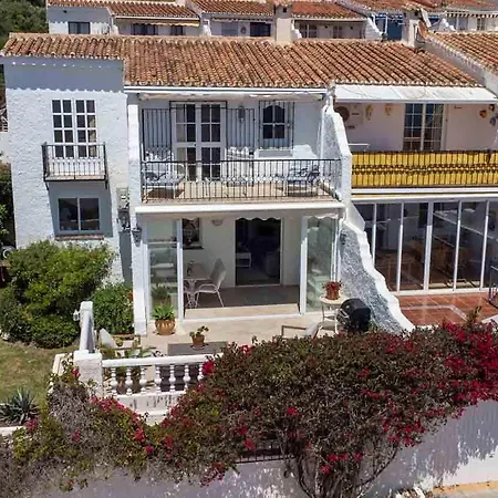 Lovely Townhouse, Several Terraces, Garden, Pool Semesterbostad *
